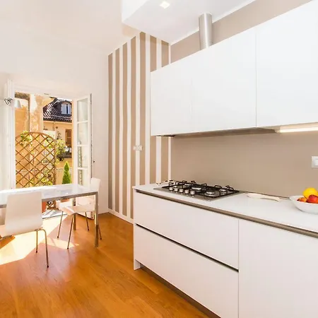 Guesthost - Porta Nuova & Parco Del Valentino Roomy Flat