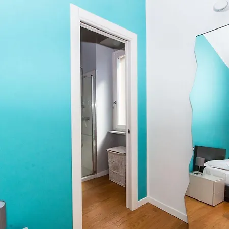 Апартаменты Guesthost - Porta Nuova & Parco Del Valentino Roomy Flat Турин