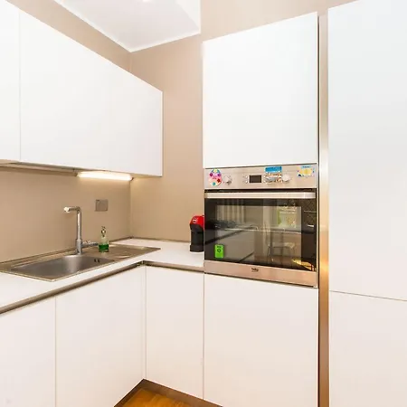 Guesthost - Porta Nuova & Parco Del Valentino Roomy Flat