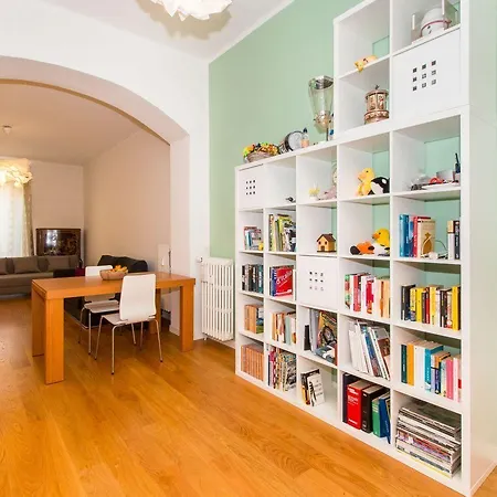 Guesthost - Porta Nuova & Parco Del Valentino Roomy Flat *