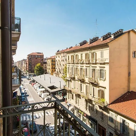 Guesthost - Porta Nuova & Parco Del Valentino Roomy Flat Турин