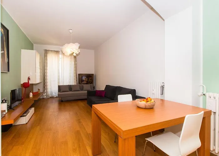 Apartment Guesthost - Porta Nuova & Parco Del Valentino Roomy Flat