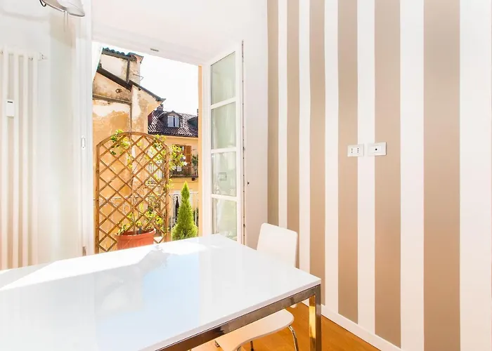 Guesthost - Porta Nuova & Parco Del Valentino Roomy Flat