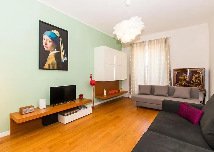 Guesthost - Porta Nuova & Parco Del Valentino Roomy Flat Apartment Turin