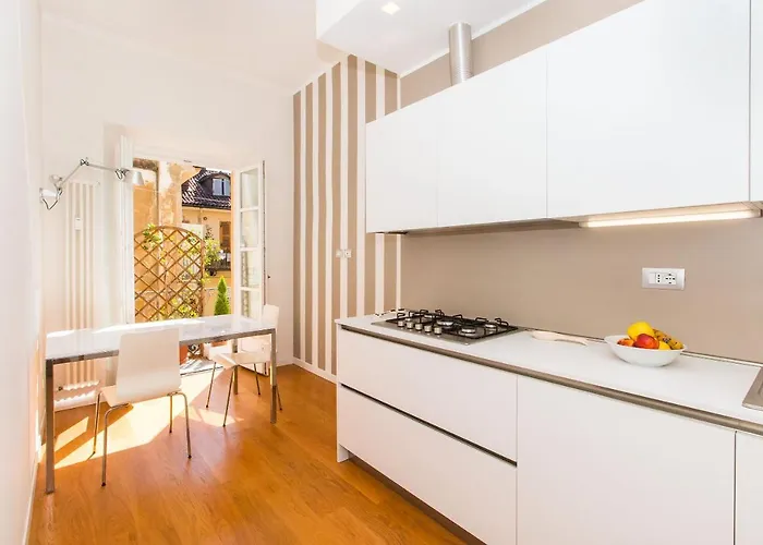 Apartment Guesthost - Porta Nuova & Parco Del Valentino Roomy Flat *