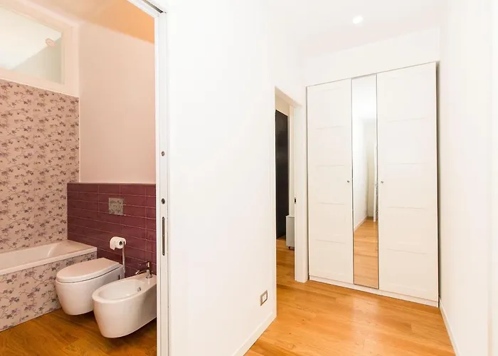 Guesthost - Porta Nuova & Parco Del Valentino Roomy Flat Apartment Turin