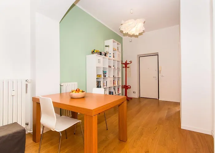 Guesthost - Porta Nuova & Parco Del Valentino Roomy Flat Appartement