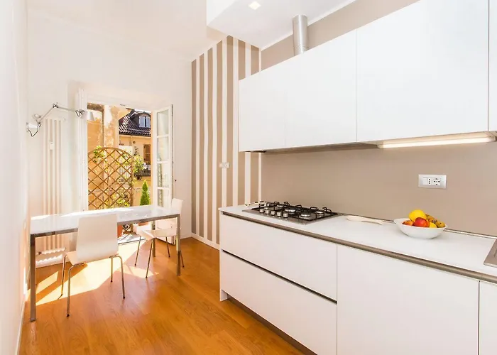 Guesthost - Porta Nuova & Parco Del Valentino Roomy Flat