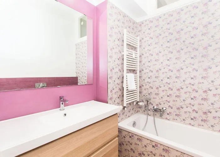 Apartment Guesthost - Porta Nuova & Parco Del Valentino Roomy Flat