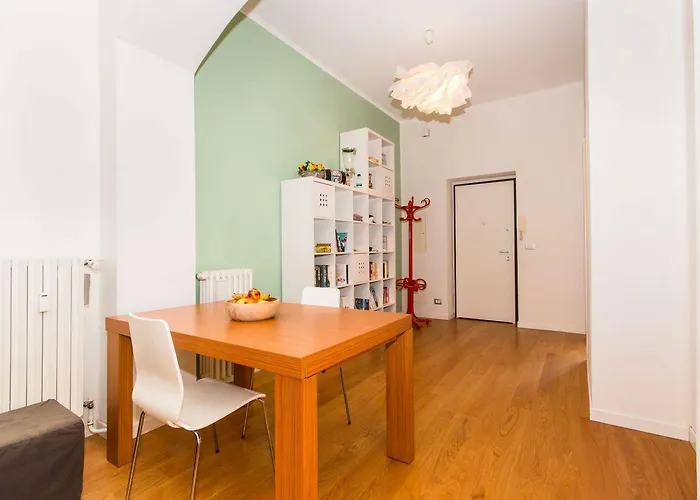 Guesthost - Porta Nuova & Parco Del Valentino Roomy Flat * Torino