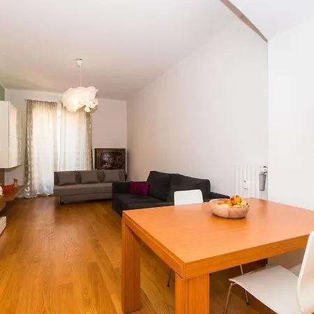 Apartment Porta Nuova & Parco Del Valentino Roomy Flat