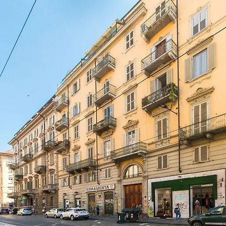 Guesthost - Porta Nuova & Parco Del Valentino Roomy Flat Appartement *